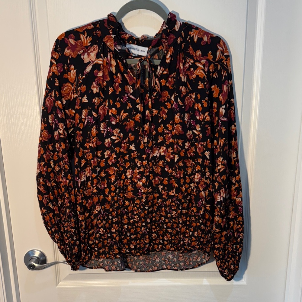 Gibson Black and Rust/Brown/Black Floral Blouse Long Sleeve Ruffled Neck Size M
